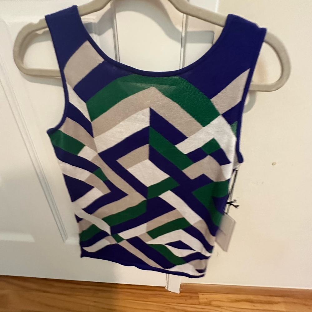 NWT - Rondina Geometric Patterned Sleeveless Top